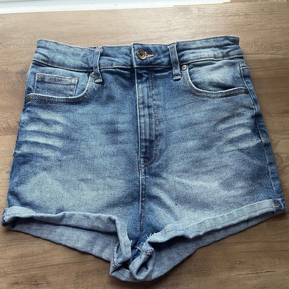 Kendall & Kylie the drifter high rise denim shorts Size: 9/29 gently used - Picture 1 of 3